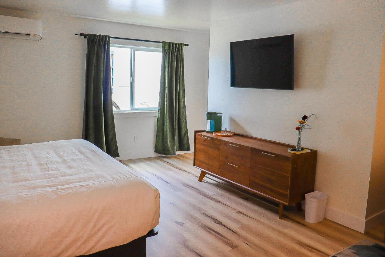 גולד ביץ' Foxglove Suite At The Wildflower Inn מראה חיצוני תמונה