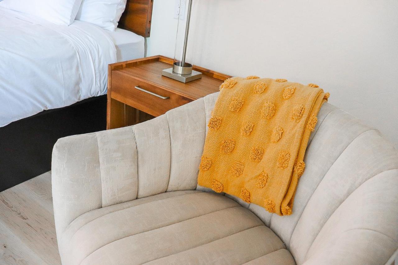 גולד ביץ' Foxglove Suite At The Wildflower Inn מראה חיצוני תמונה